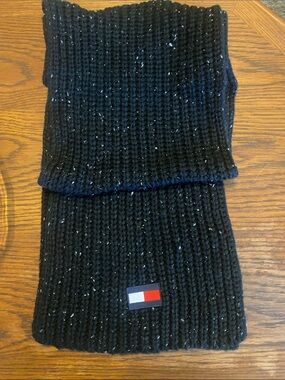 Tommy Hilfiger Black Knit Turtleneck Scarf with Signature Flag